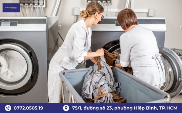 Bước giặt công nghiệp giúp trang phục được làm sạch tối ưu
